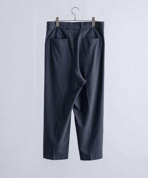 YUEATE（ユエイト）の「"belded wide slacks" ベルデッドワイドスラックス（スラックス・メンズ・グレイッシュベージュ/チャコールグレー・LARGE/MEDIUM）」の20枚目の写真