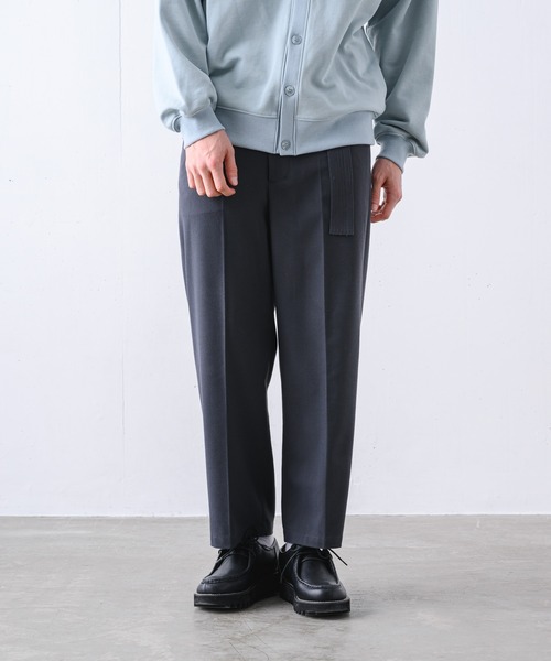 YUEATE（ユエイト）の「"belded wide slacks" ベルデッドワイドスラックス（スラックス・メンズ・グレイッシュベージュ/チャコールグレー・LARGE/MEDIUM）」の3枚目の写真
