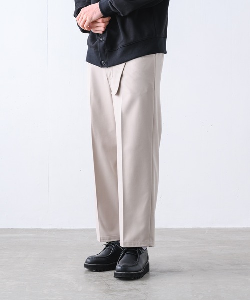 YUEATE（ユエイト）の「"belded wide slacks" ベルデッドワイドスラックス（スラックス・メンズ・グレイッシュベージュ/チャコールグレー・LARGE/MEDIUM）」の8枚目の写真