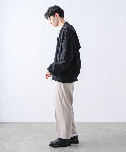 YUEATE（ユエイト）の「"belded wide slacks" ベルデッドワイドスラックス（スラックス・メンズ・グレイッシュベージュ/チャコールグレー・LARGE/MEDIUM）」の12枚目の写真