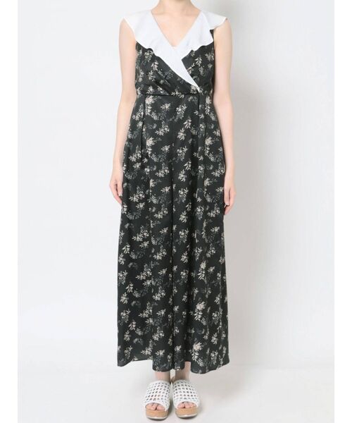 MERCURYDUO（マーキュリーデュオ）の「フラワーバックリボンロンパース（つなぎ/オールインワン・レディース・ブラック/ブルー・SMALL/MEDIUM）」の4枚目の写真