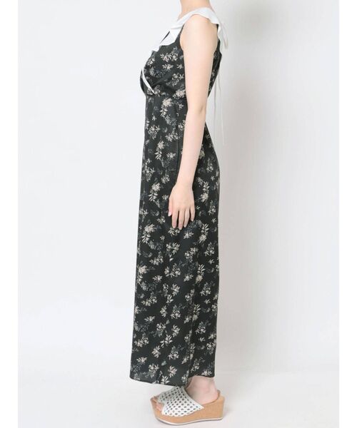 MERCURYDUO（マーキュリーデュオ）の「フラワーバックリボンロンパース（つなぎ/オールインワン・レディース・ブラック/ブルー・SMALL/MEDIUM）」の5枚目の写真