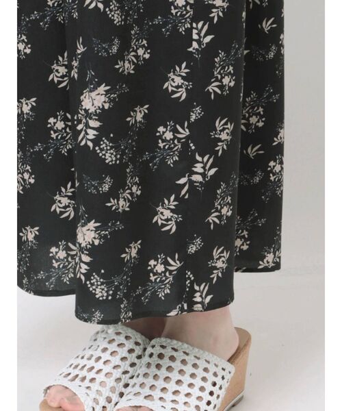 MERCURYDUO（マーキュリーデュオ）の「フラワーバックリボンロンパース（つなぎ/オールインワン・レディース・ブラック/ブルー・SMALL/MEDIUM）」の10枚目の写真