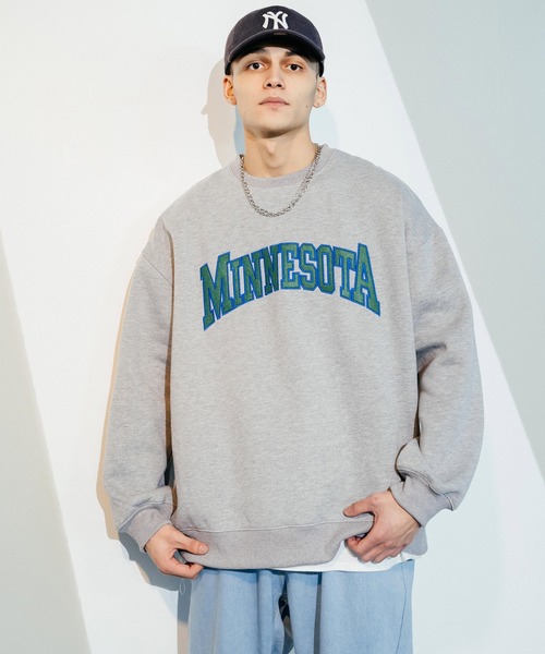 Ressaca(レサーカ)の「ビッグシルエット ミネソタ カレッジロゴ 刺繍裏起毛スウェットトレーナー(スウェット・メンズ・グレー/オートミール/グリーン/ブラック・M/L)」の8枚目の写真