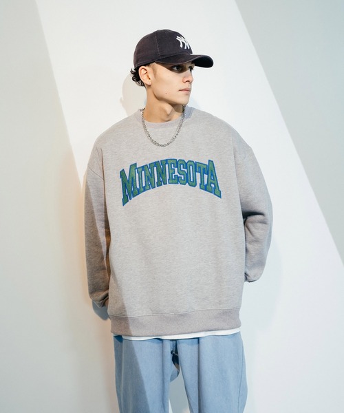 Ressaca(レサーカ)の「ビッグシルエット ミネソタ カレッジロゴ 刺繍裏起毛スウェットトレーナー(スウェット・メンズ・グレー/オートミール/グリーン/ブラック・M/L)」の9枚目の写真