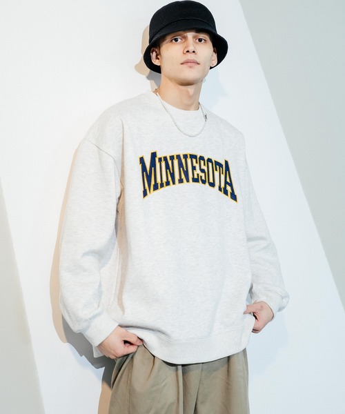 Ressaca(レサーカ)の「ビッグシルエット ミネソタ カレッジロゴ 刺繍裏起毛スウェットトレーナー(スウェット・メンズ・グレー/オートミール/グリーン/ブラック・M/L)」の16枚目の写真