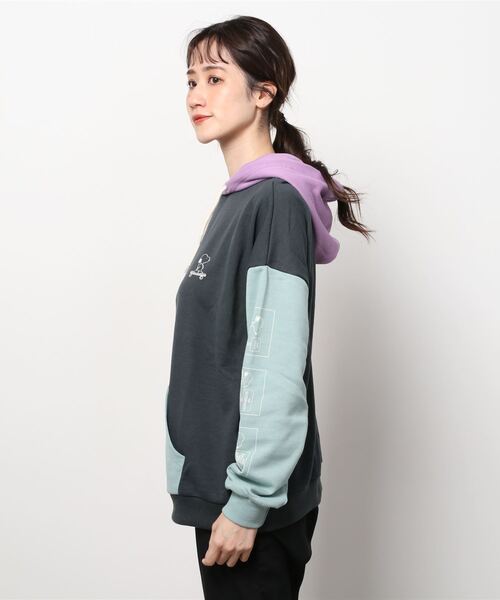 PEANUTS（ピーナッツ）の「【PEANUTS/ピーナッツ】SNOOPYスヌーピーアームプリントフーディ―/プルパーカー/ビッグシルエット（パーカー・レディース・チャコールグレー/オレンジ/アイボリー/ミント・M/L/XL）」の13枚目の写真