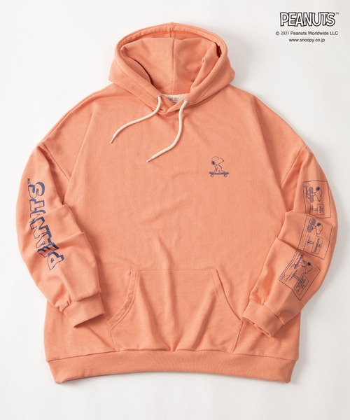 PEANUTS（ピーナッツ）の「【PEANUTS/ピーナッツ】SNOOPYスヌーピーアームプリントフーディ―/プルパーカー/ビッグシルエット（パーカー・レディース・チャコールグレー/オレンジ/アイボリー/ミント・M/L/XL）」の4枚目の写真