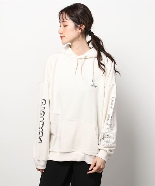 PEANUTS（ピーナッツ）の「【PEANUTS/ピーナッツ】SNOOPYスヌーピーアームプリントフーディ―/プルパーカー/ビッグシルエット（パーカー・レディース・チャコールグレー/オレンジ/アイボリー/ミント・M/L/XL）」の9枚目の写真