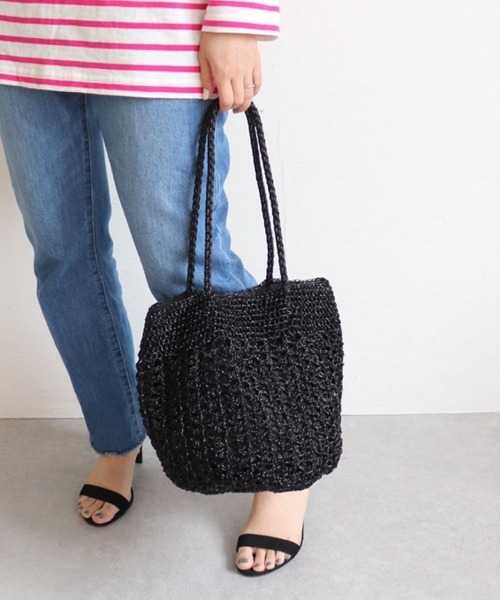 MIAN (ミアン)の「透かし編みフィルムトート(かごバッグ・レディース・ブラック/ブラウン/シルバー/グリーン・FREE)」の2枚目の写真