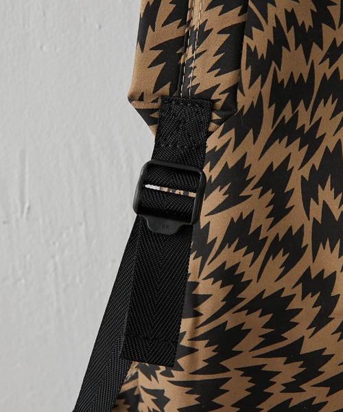 MASTER&Co（マスターアンドコー）の「【MASTER&Co. /マスターアンドコー】×ELEY KISHIMOTO FLASH DAYPACK/フラッシュリュック（バックパック/リュック・レディース・ホワイト/ベージュ/ブラック・FREE）」の12枚目の写真