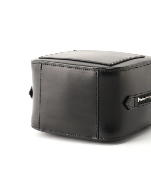 SLOBE IENA(スローブイエナ)の「【YAHKI /ヤーキ】スクエアショルダーバッグ◆(ショルダーバッグ・レディース・ホワイト/ブラック・FREE)」の12枚目の写真