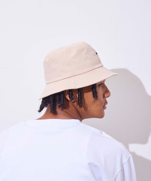 atmos pink（アトモスピンク）の「VALENCIANO by KELME LUX BUCKET HAT / ヴァレンシアーノ ラックスバケットハット（ハット・メンズ・ベージュ/ブラック・FREE）」の3枚目の写真