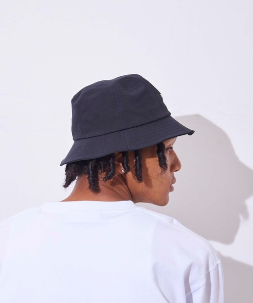 atmos pink（アトモスピンク）の「VALENCIANO by KELME LUX BUCKET HAT / ヴァレンシアーノ ラックスバケットハット（ハット・メンズ・ベージュ/ブラック・FREE）」の5枚目の写真