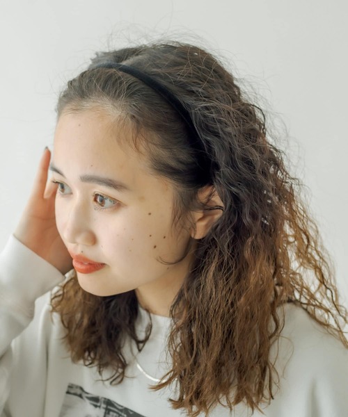 mystic（ミスティック）の「ラウンドベロアカチューシャ（カチューシャ・レディース・ブラック・ONE SIZE）」の4枚目の写真