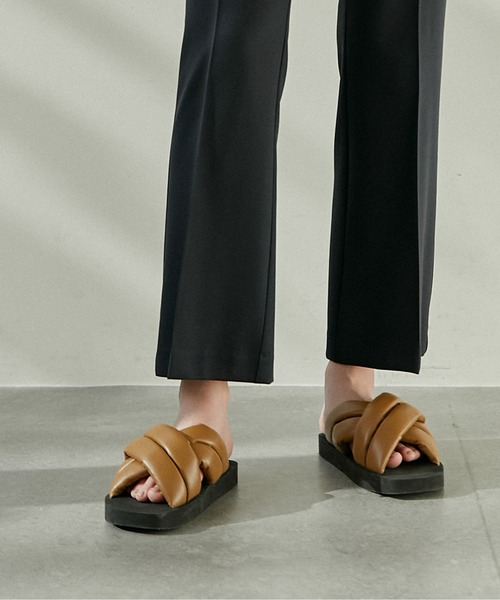 PROENZA SCHOULER(プロエンザ スクーラー)の「【Proenza Schouler】フラットパデッドサンダル(サンダル・レディース・キャメル・38/36/37)」の3枚目の写真