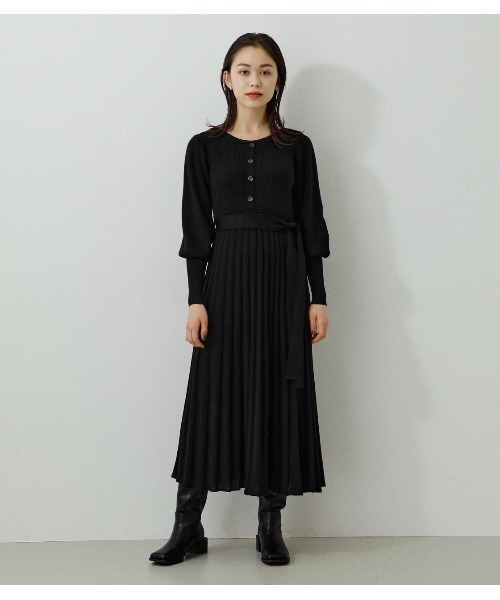 AZUL by moussy（アズールバイマウジー）の「PLEATS KNIT ONEPIECE/プリーツニットワンピース（ワンピース・レディース・ブラック/ベージュ/ライトグリーン・MEDIUM/SMALL）」の2枚目の写真