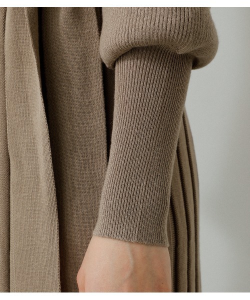 AZUL by moussy（アズールバイマウジー）の「PLEATS KNIT ONEPIECE/プリーツニットワンピース（ワンピース・レディース・ブラック/ベージュ/ライトグリーン・MEDIUM/SMALL）」の21枚目の写真