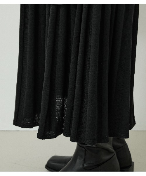 AZUL by moussy（アズールバイマウジー）の「PLEATS KNIT ONEPIECE/プリーツニットワンピース（ワンピース・レディース・ブラック/ベージュ/ライトグリーン・MEDIUM/SMALL）」の12枚目の写真