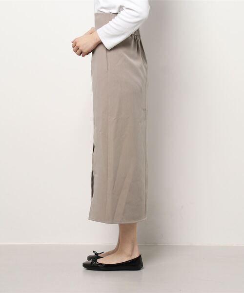 FREE'S MART（フリーズマート）の「深スリットロングナロースカート（スカート・レディース・ホワイト/ブラック/ベージュ・MEDIUM/SMALL）」の5枚目の写真
