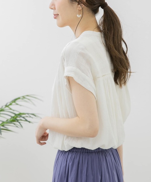 URBAN RESEARCH Sonny Label（アーバンリサーチサニーレーベル）の「楊柳ギャザーフレンチブラウス（シャツ/ブラウス・レディース・オフホワイト/ライトグレー/グリーン/ブラック・FREE）」の16枚目の写真