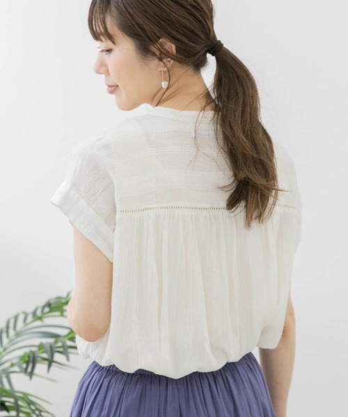 URBAN RESEARCH Sonny Label（アーバンリサーチサニーレーベル）の「楊柳ギャザーフレンチブラウス（シャツ/ブラウス・レディース・オフホワイト/ライトグレー/グリーン/ブラック・FREE）」の17枚目の写真