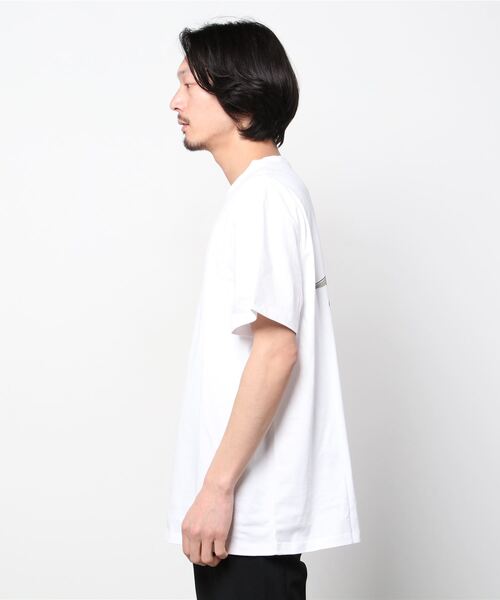 Timberland（ティンバーランド）の「メンズ 半袖 バック グラフィック Tシャツ（Tシャツ/カットソー・メンズ・ホワイト・SMALL/MEDIUM/LARGE/X-LARGE/XX-LARGE）」の2枚目の写真