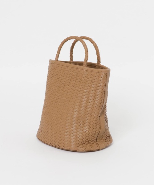 URBAN RESEARCH DOORS(アーバンリサーチドアーズ)の「レザーメッシュミニバッグ(ハンドバッグ・レディース・ホワイト/ブラック系その他/キャメル・ONE)」の17枚目の写真