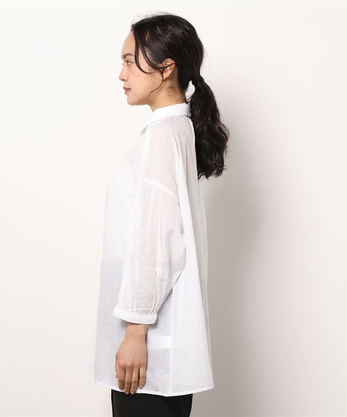 HONEYSUCKLE ROSE（ハニーサックルローズ）の「【HONEYSUCKLE ROSE】ローン無地ブラウス（シャツ/ブラウス・レディース・ブラック/パープル/オフホワイト・M/L）」の4枚目の写真