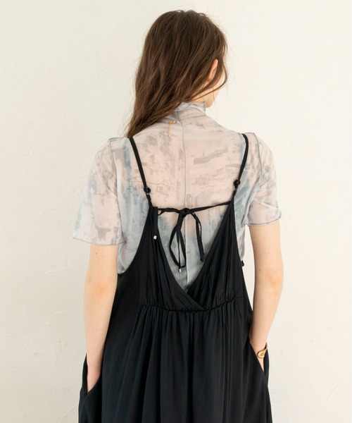 ANGIE（アンジー）の「【前後２WAY】ニュアンスプリントハイネック半袖シアートップス（Tシャツ/カットソー・レディース・ベージュ/グレー・FREE）」の17枚目の写真