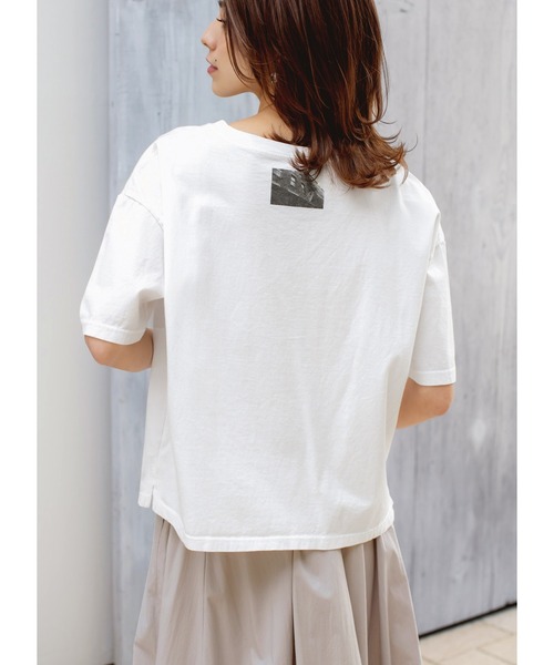 STYLE DELI（スタイルデリ）の「【Made in JAPAN】フォトプリントTシャツ（Tシャツ/カットソー・レディース・アイボリー/グレイッシュベージュ・FREE）」の6枚目の写真
