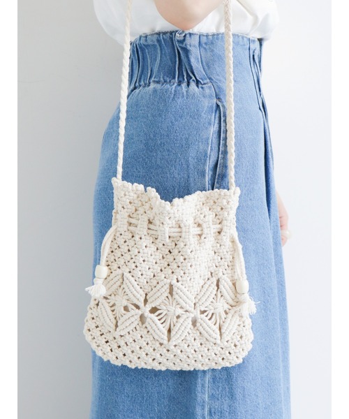 ehka sopo（エヘカソポ）の「マクラメ巾着ショルダーバッグ（ショルダーバッグ・レディース・ベージュ/キナリ/ブラック・ﾌﾘ-）」の2枚目の写真