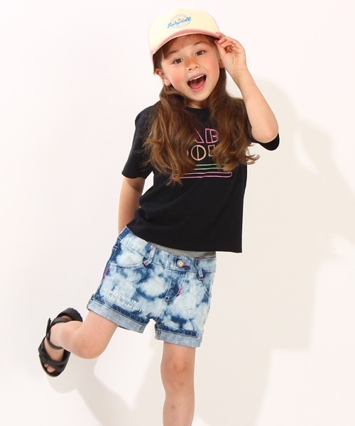 BABYDOLL(ベビードール)の「親子お揃い ネオン ロゴ Tシャツ 6726K(Tシャツ/カットソー・キッズ・ブラック/ホワイト/ターコイズブルー・100cm/90cm/120cm/130cm/150cm/110cm/140cm/80cm)」の9枚目の写真