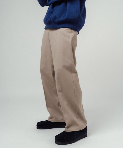 Ressaca(レサーカ)の「センタープレスワイドストレートパンツ ツイル デニム(チノパンツ・メンズ・ライトブルー/ブラック/ベージュ/パープル/ブラウン/インディゴブルー/グリーン/クリーム・M/L/XL)」の4枚目の写真