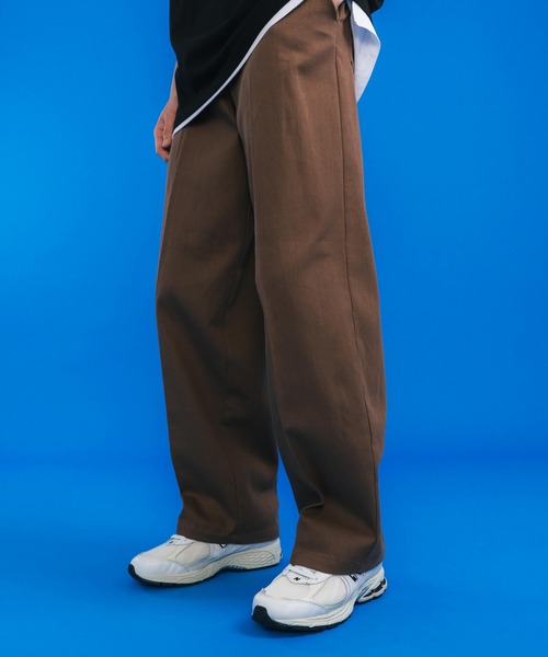 Ressaca(レサーカ)の「センタープレスワイドストレートパンツ ツイル デニム(チノパンツ・メンズ・ライトブルー/ブラック/ベージュ/パープル/ブラウン/インディゴブルー/グリーン/クリーム・M/L/XL)」の10枚目の写真