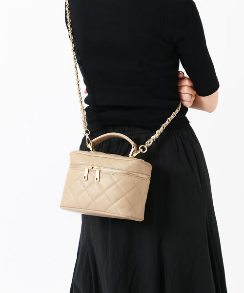 IENA（イエナ）の「【AULENTTI/オウレンティ】VANITY CHAIN BAG（ショルダーバッグ・レディース・ブラック/ベージュ/レッド・FREE）」の10枚目の写真