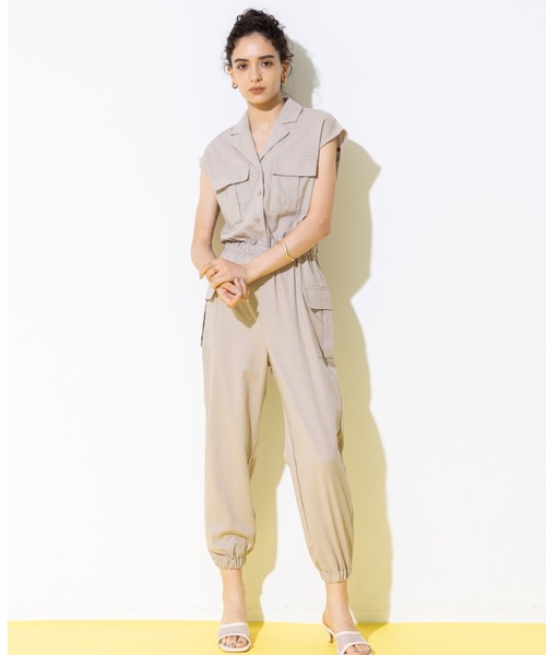 koe（コエ）の「カーゴポケットオールインワン＊（サロペット/オーバーオール・レディース・グレイッシュベージュ/ブラック・FREE）」の2枚目の写真