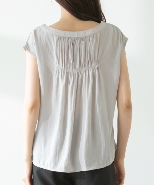 M.deux(エムドゥ)の「◆バックシャンペプラムカットソー◆(Tシャツ/カットソー・レディース・ライトグレー/オフホワイト・MEDIUM)」の8枚目の写真