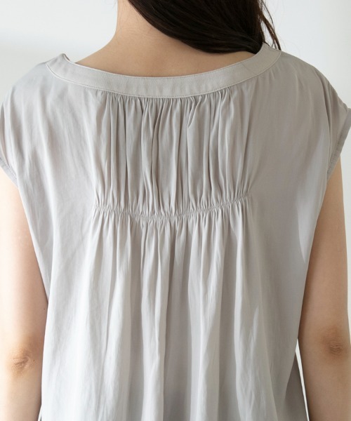 M.deux(エムドゥ)の「◆バックシャンペプラムカットソー◆(Tシャツ/カットソー・レディース・ライトグレー/オフホワイト・MEDIUM)」の10枚目の写真