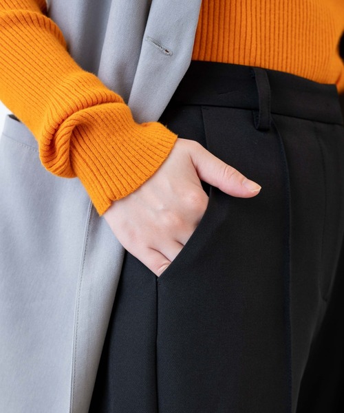 WEGO（ウィゴー）の「WEGO/ピンタックフレアパンツ（スラックス・レディース・ブラック/レッド/アイボリー/グリーン系その他・SMALL/MEDIUM）」の5枚目の写真