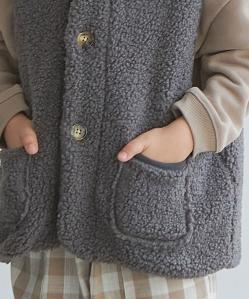 pairmanon（ペアマノン）の「【もこもこボア】ユニセックス シープボアベスト（ベスト・キッズ・チャコール/モカ/ベージュ・M/L/XS/S/XL）」の4枚目の写真