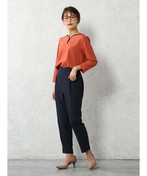 Perfect Suit FActory(パーフェクトスーツファクトリー)の「【お仕事OK/セットアップ可能】ジョーゼット テーパードパンツ ネイビー(スーツパンツ・レディース・ネイビー・S/M/L)」の12枚目の写真