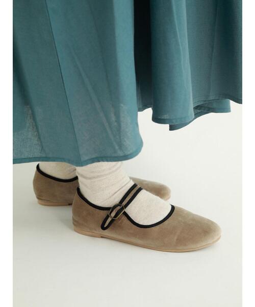 Samansa Mos2（サマンサ モスモス）の「ベロアパイピングシューズ（ドレスシューズ・レディース・ブラック/ベージュ・MEDIUM/LARGE）」の16枚目の写真