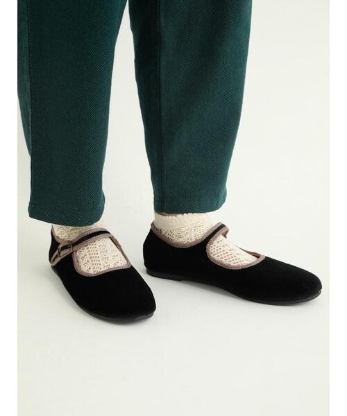 Samansa Mos2（サマンサ モスモス）の「ベロアパイピングシューズ（ドレスシューズ・レディース・ブラック/ベージュ・MEDIUM/LARGE）」の11枚目の写真