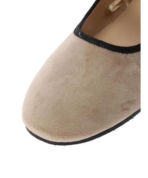 Samansa Mos2（サマンサ モスモス）の「ベロアパイピングシューズ（ドレスシューズ・レディース・ブラック/ベージュ・MEDIUM/LARGE）」の6枚目の写真