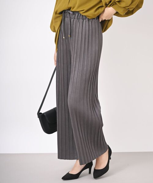 rps（アールピーエス）の「ポンチスエードプリーツパンツ（その他パンツ・レディース・ダークグリーン/チャコールグレー/ベージュ/モカ・フリー）」の2枚目の写真