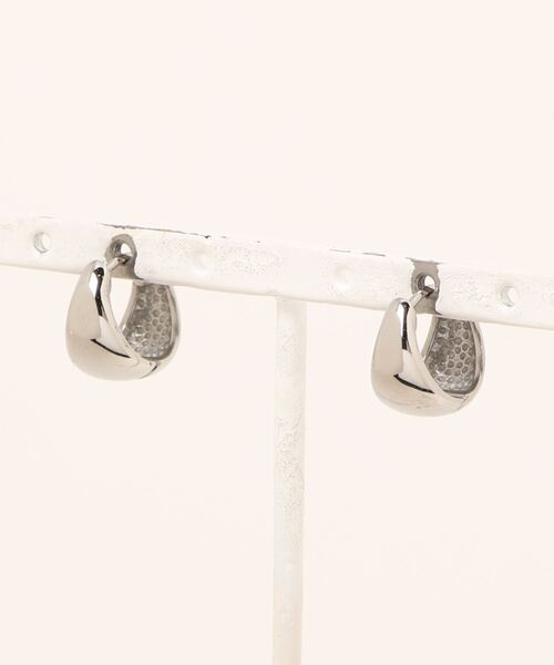 LOWRYS FARM(ローリーズファーム)の「ステンレス*フープピアス 167354(ピアス(両耳用)・レディース・シルバー/ゴールド/ゴールド系その他/シルバー系その他/ゴールド系その他2/ゴールド系その他3/ライトグレー・FREE)」の2枚目の写真