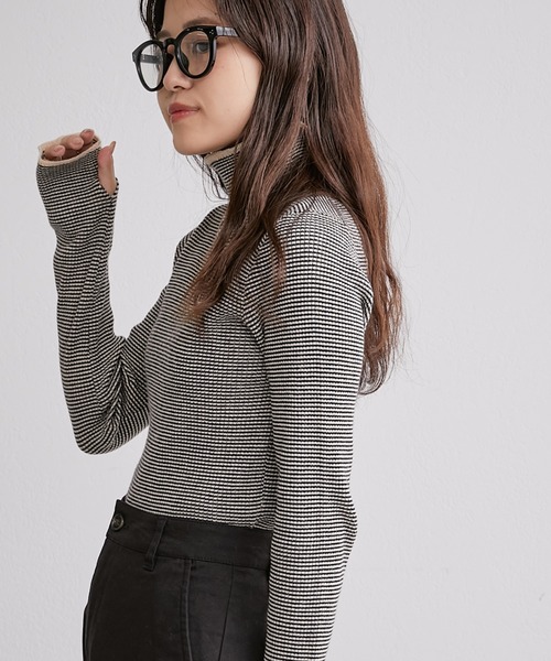 CIAOPANIC TYPY（チャオパニックティピー）の「□【新色追加】アンチピリングボーダー配色ステッチタートルニット（ニット/セーター・レディース・オフホワイト/サックスブルー/ピンク/グレー系その他/グレー/ネイビー/パープル・ONE SIZE）」の2枚目の写真