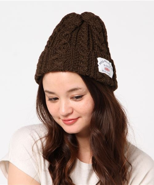 HIGHLAND 2000（ハイランドトゥーサウザンド）の「【HIGHLAND 2000/ハイランド2000】ボブキャップ　ケーブル編み　ニット帽　100％ウール（ニットキャップ/ビーニー・レディース・ホワイト/ブラック/ダークグリーン/ベージュ/ネイビー/ブラウン/インディゴブルー/ダークグレー/ブラック×ホワイト/ブルー系その他/ライトブラック/ライトベージュ・FREE）」の6枚目の写真