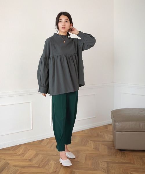 Bou Jeloud(ブージュルード)の「2WAYスタンドフリルネックブラウス(シャツ/ブラウス・レディース・チャコールグレー/オフホワイト・38)」の9枚目の写真